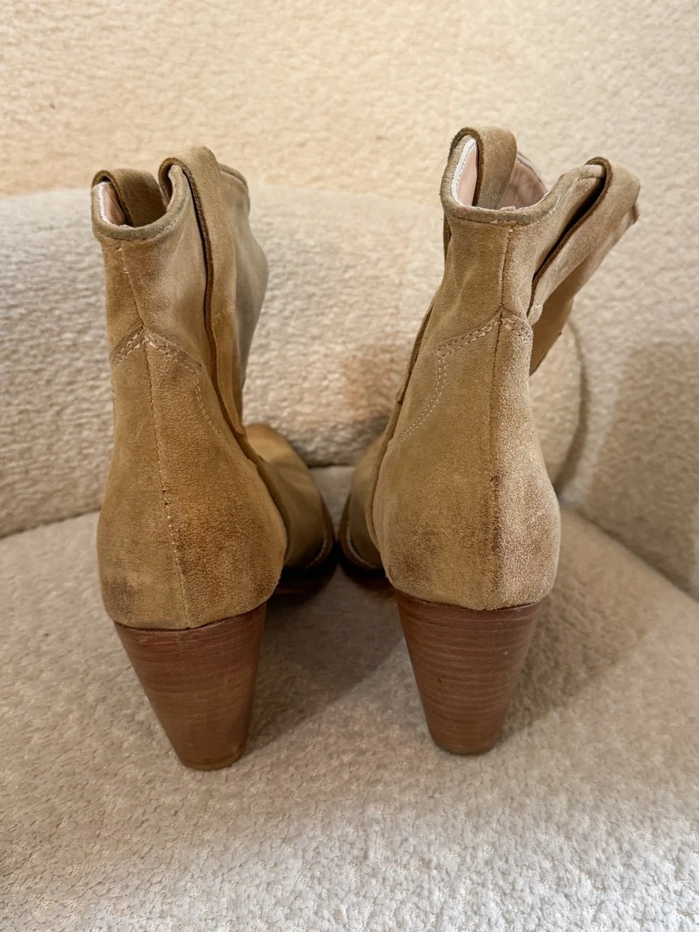 Steve Madden Vero Cuoio Italy Tan Pointed Toe Western Suede Bootie size 7